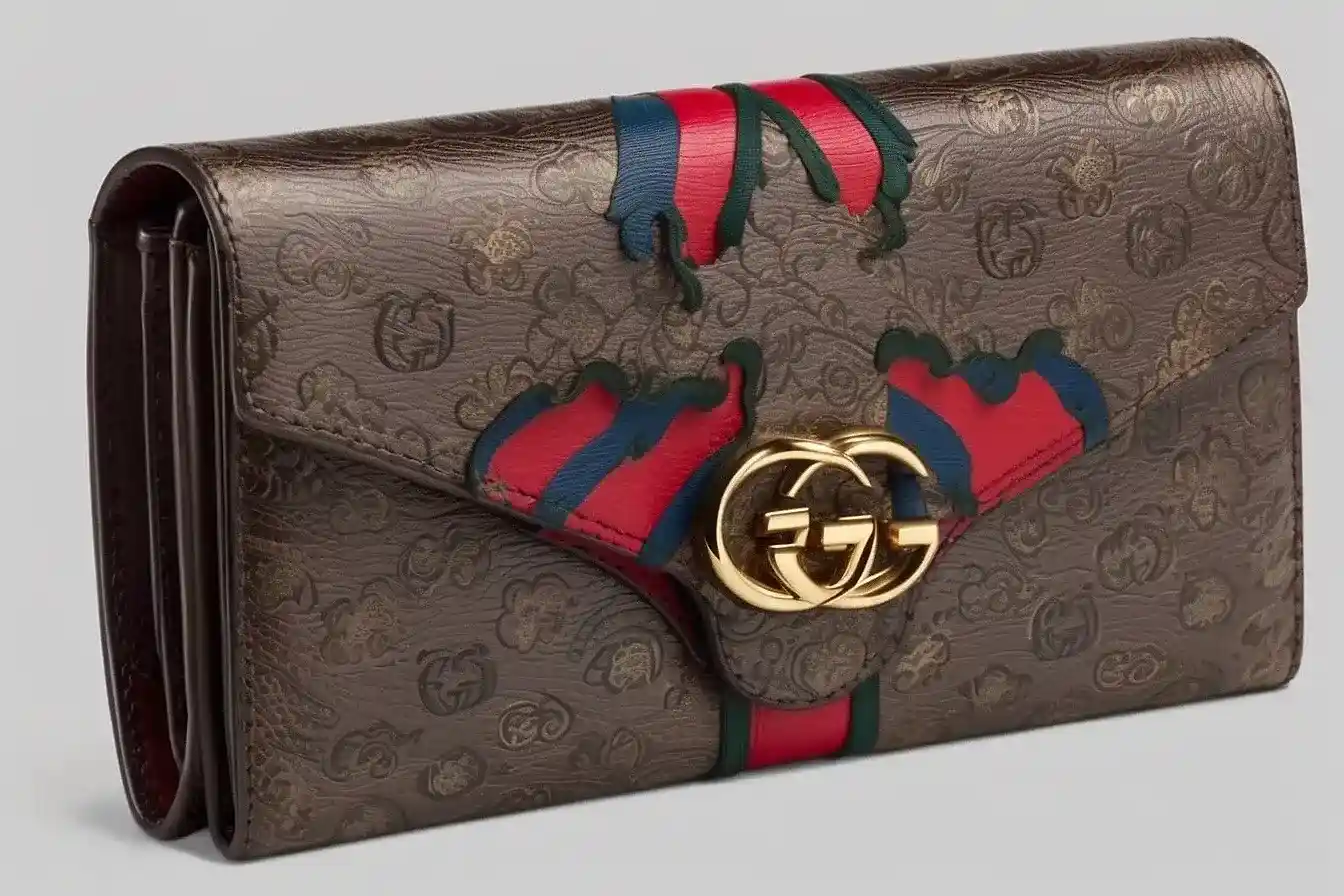 how to authenticate gucci wallet